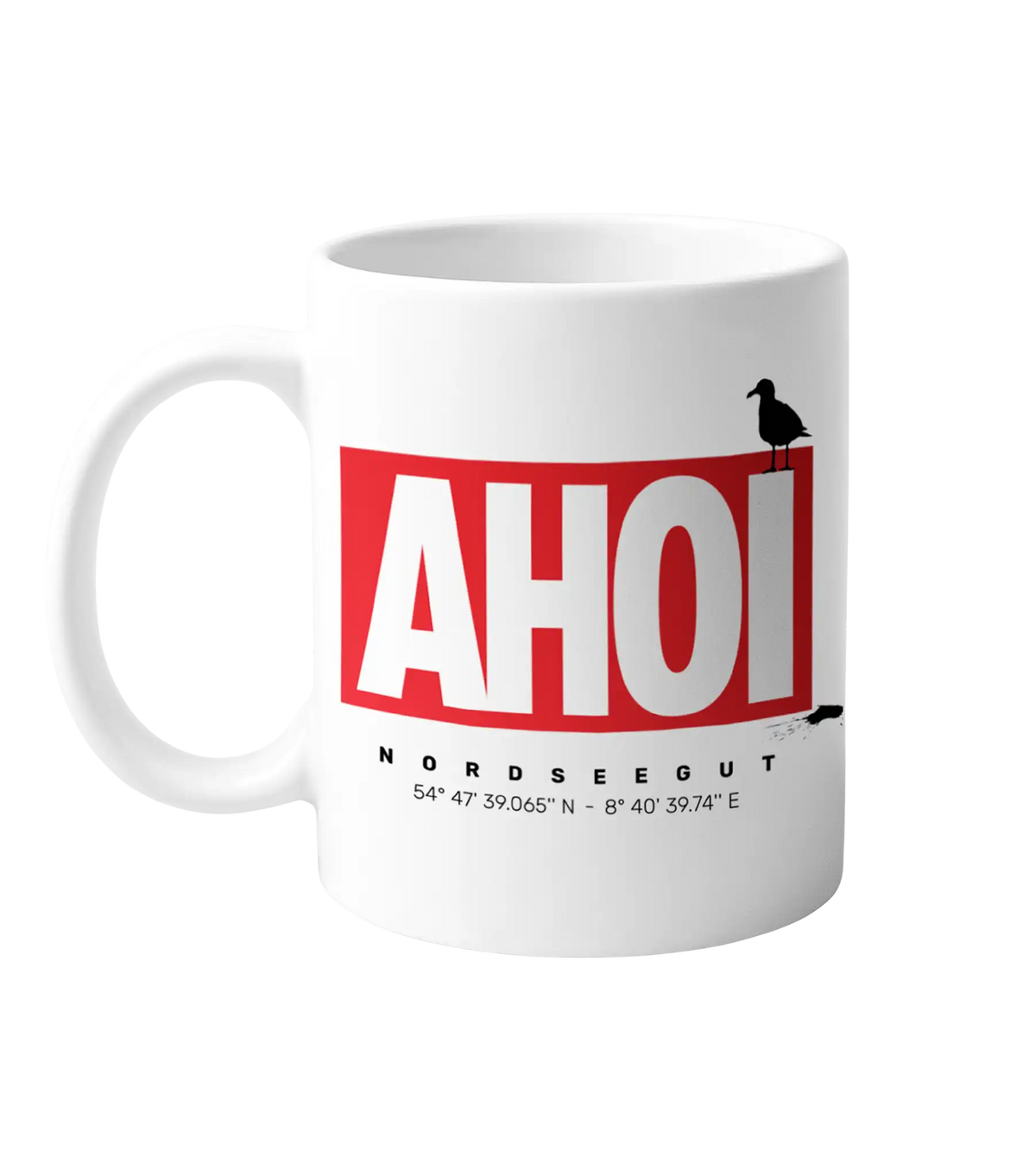 AHOI BECHER – weißer Becher mit rotem AHOI-Schriftzug und Möwe